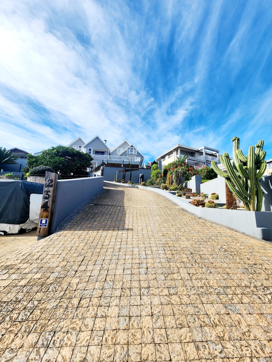 6 Bedroom Property for Sale in Herolds Bay Western Cape